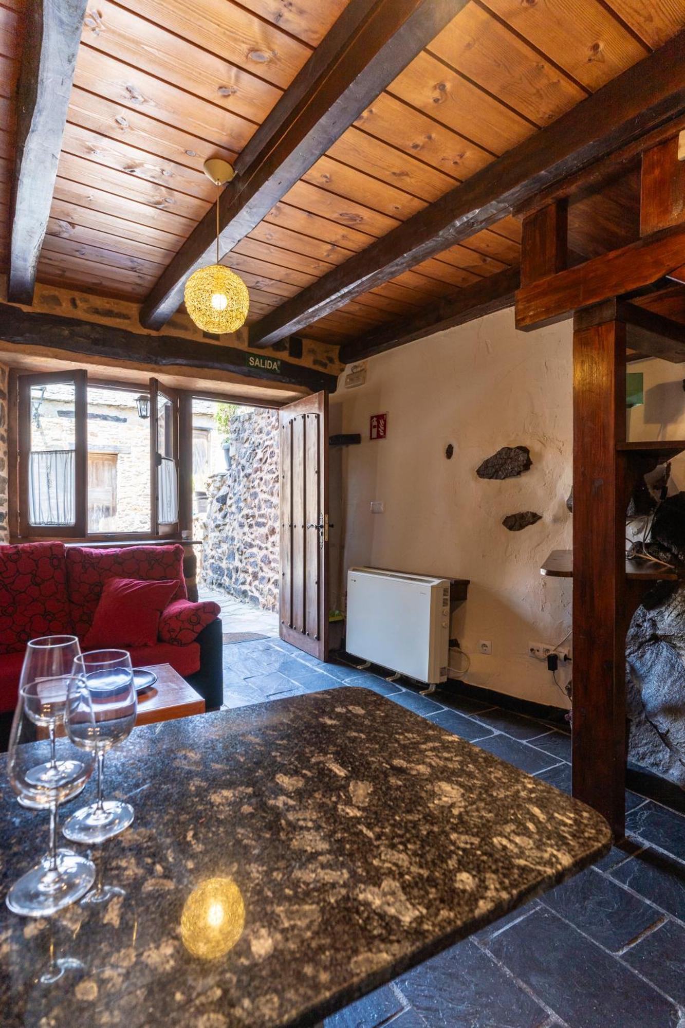 Casa De Turismo Rural Sardom3 Bembibre  Exteriör bild
